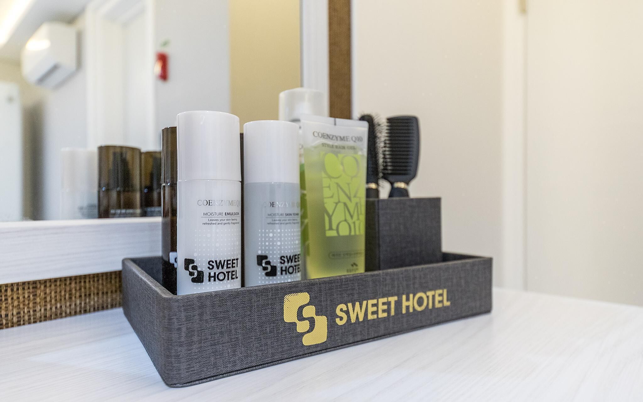 Sweet Hotel