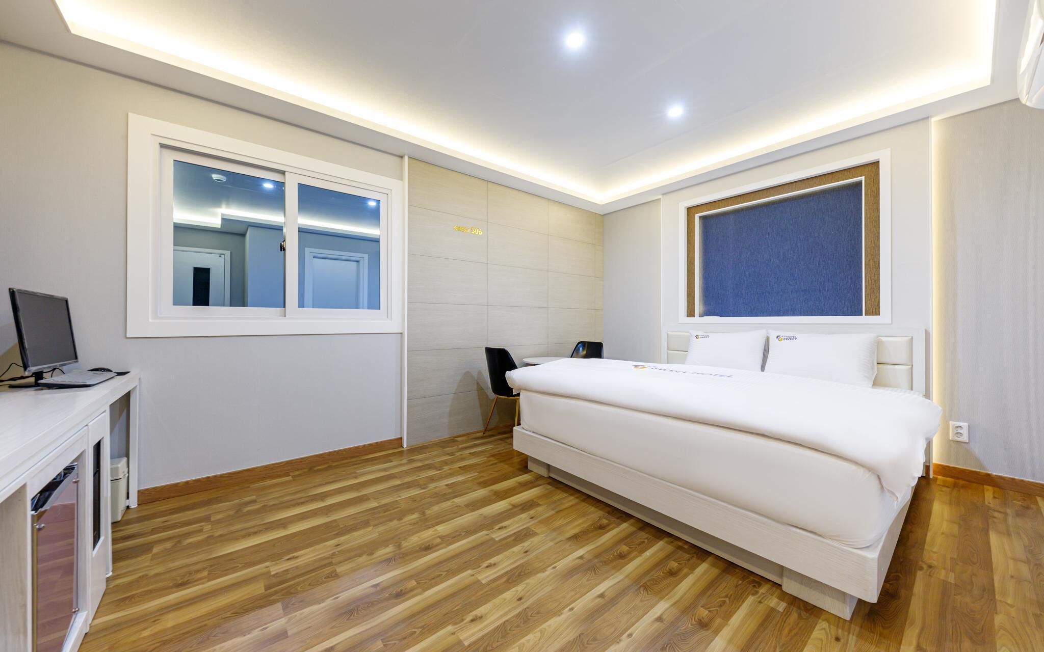 Sweet Hotel