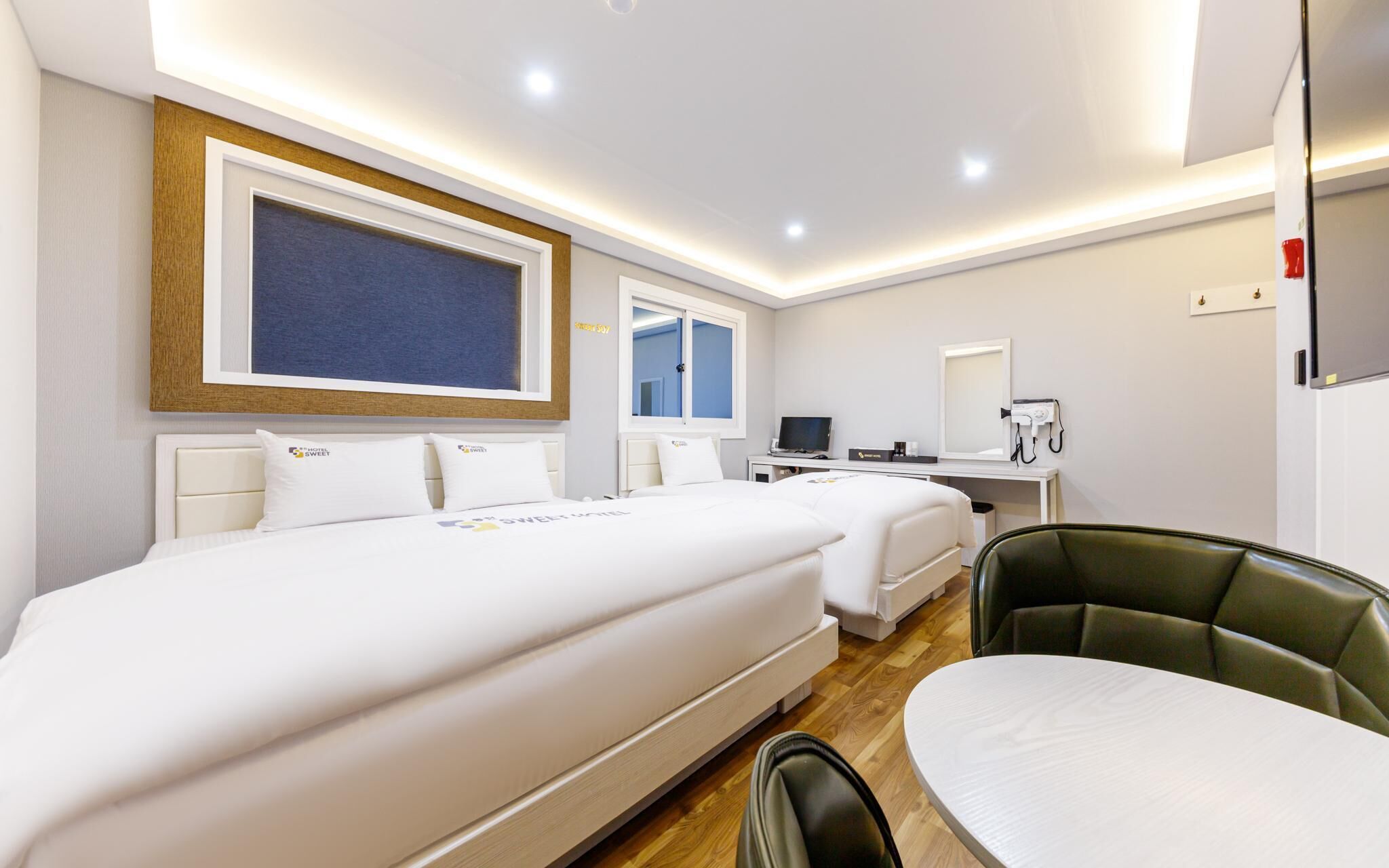Sweet Hotel