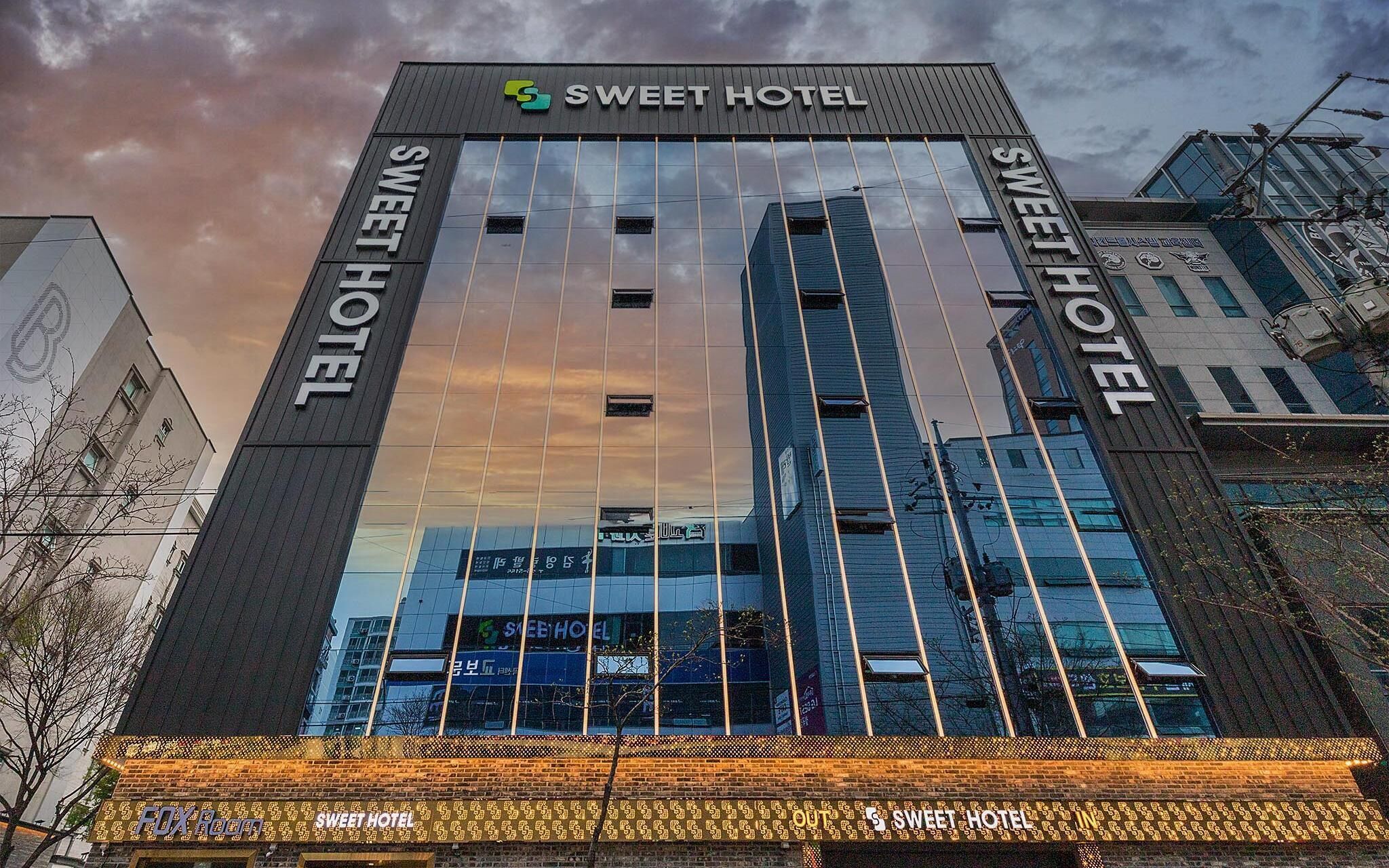Sweet Hotel