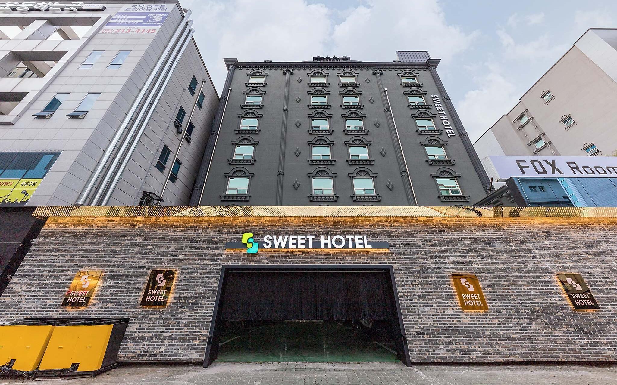 Sweet Hotel