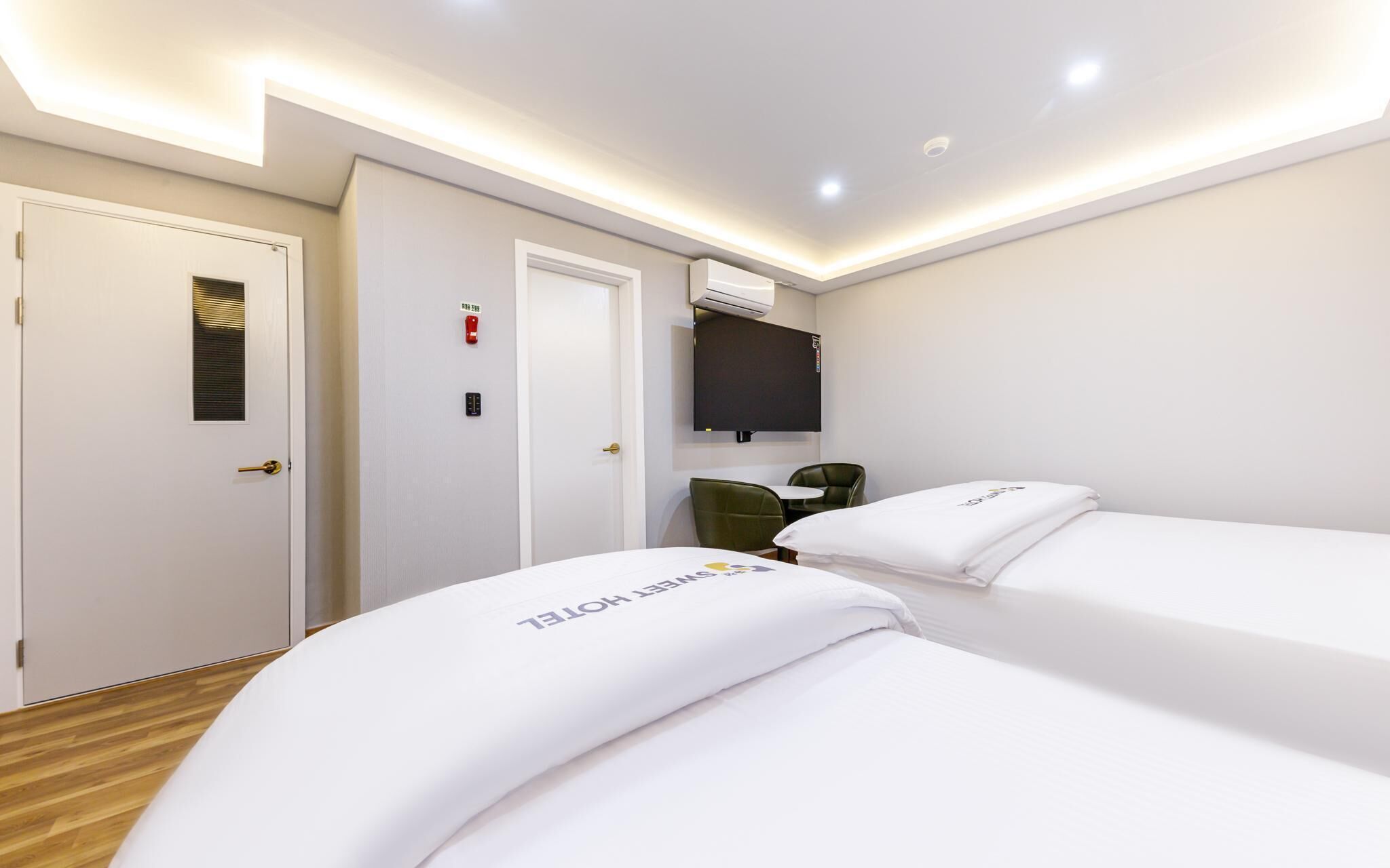 Sweet Hotel
