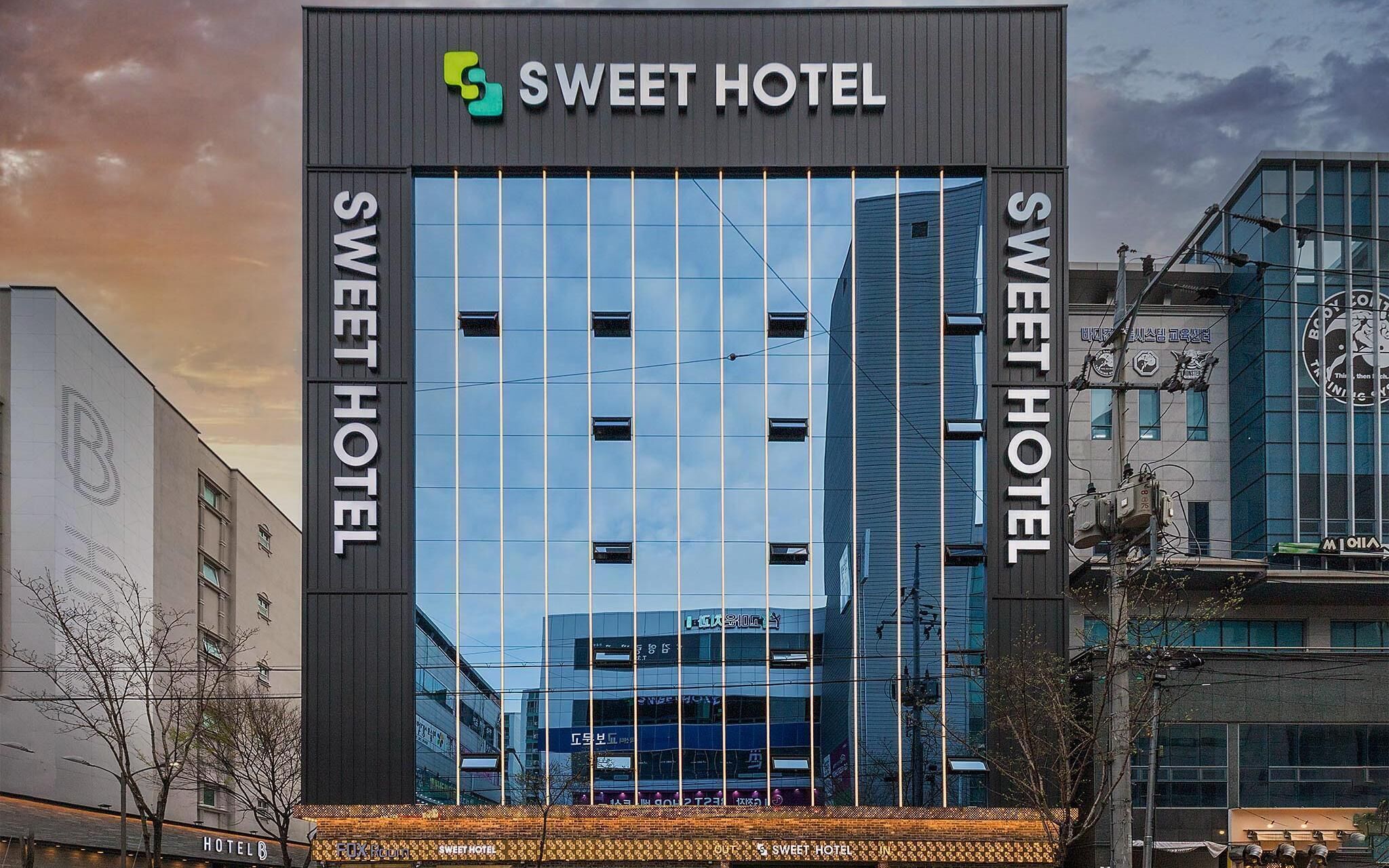 Sweet Hotel