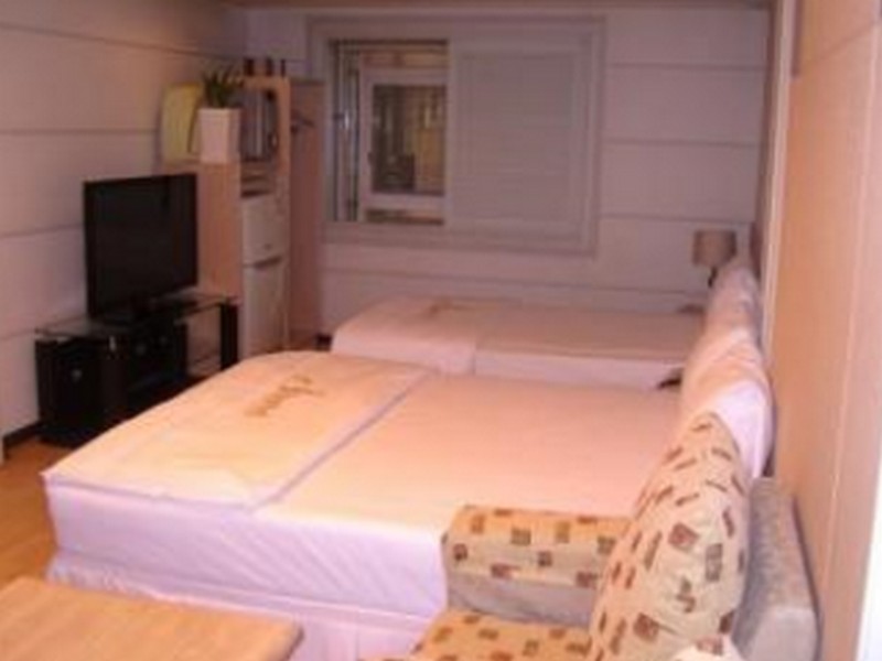 Uneed Hotel