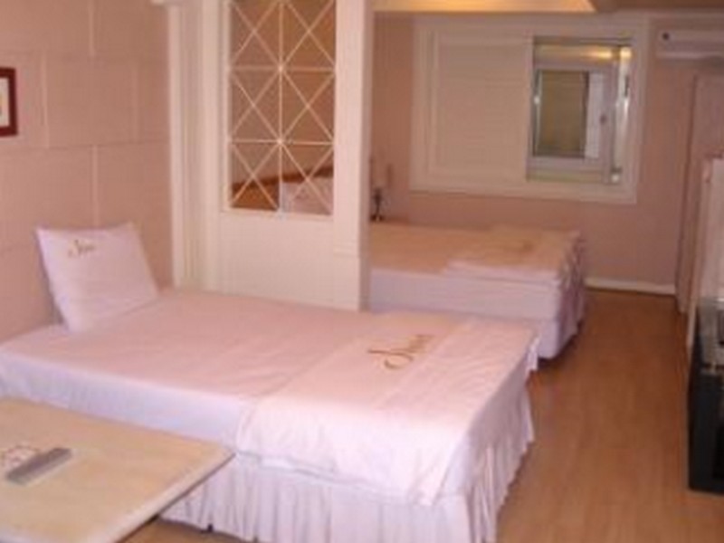 Uneed Hotel