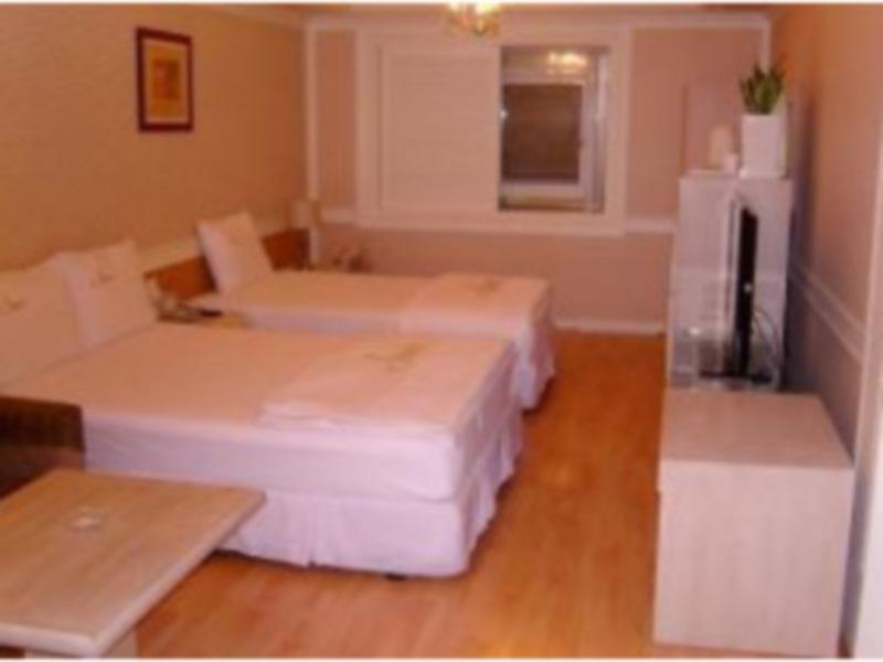 Uneed Hotel