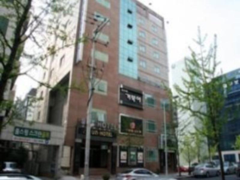 Uneed Hotel