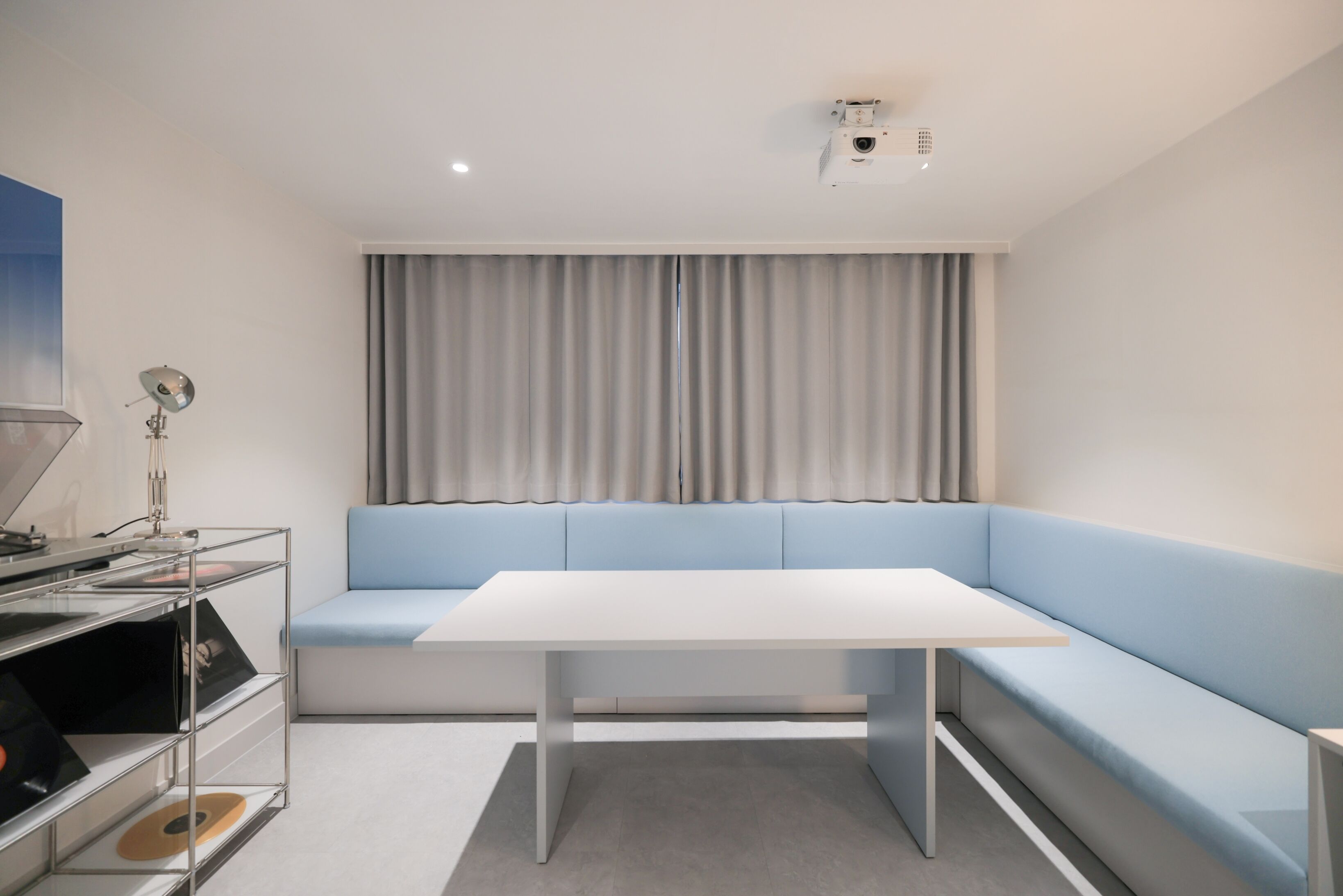 Aank Air Hotel