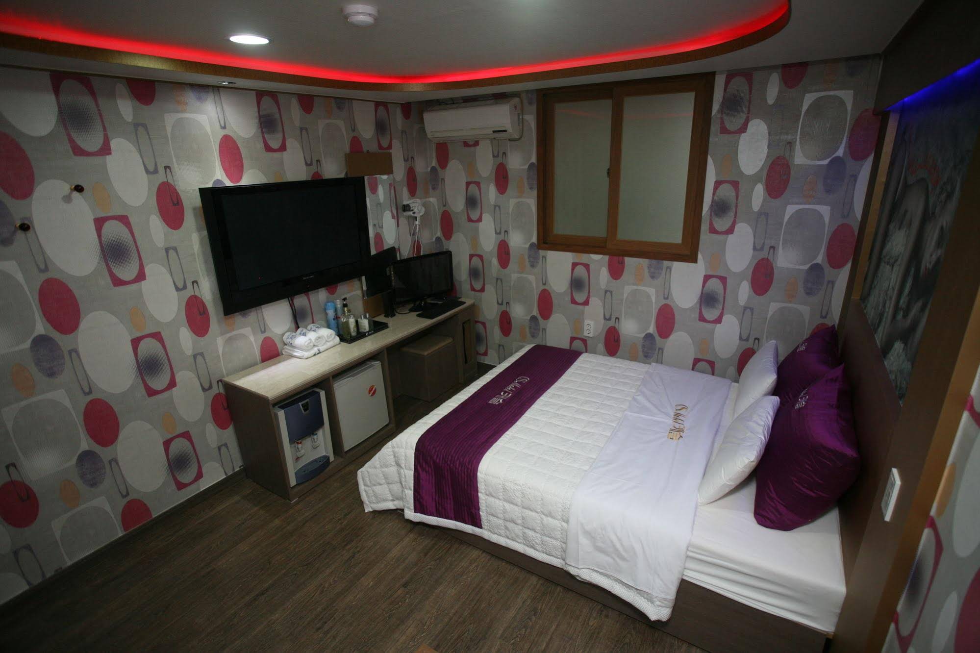 Castle Motel