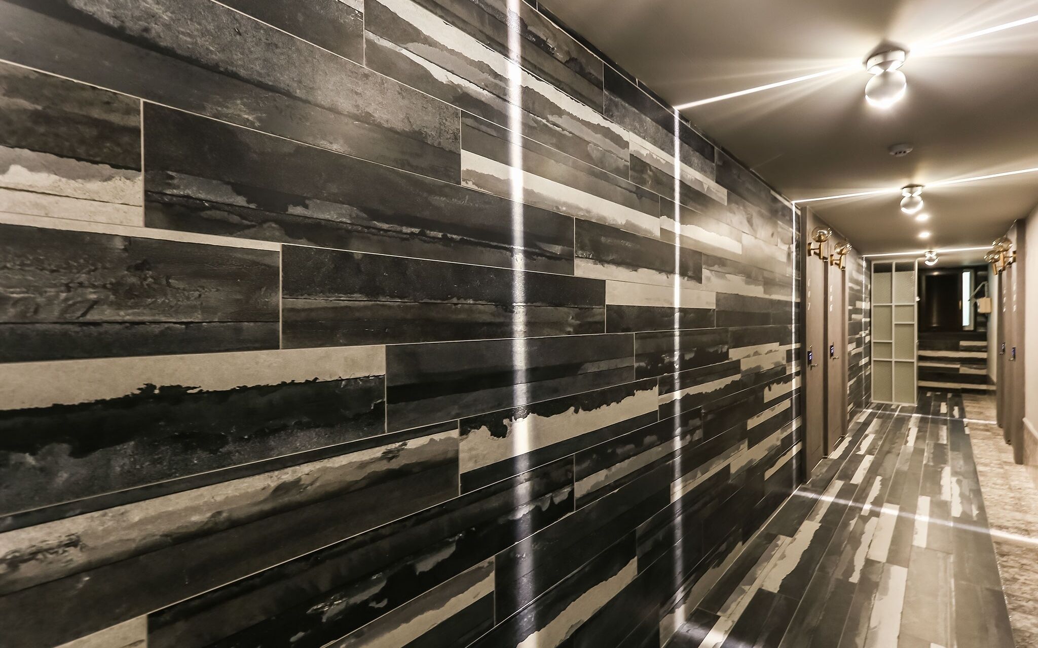 Daejeon Jungri Hotel Art Bin