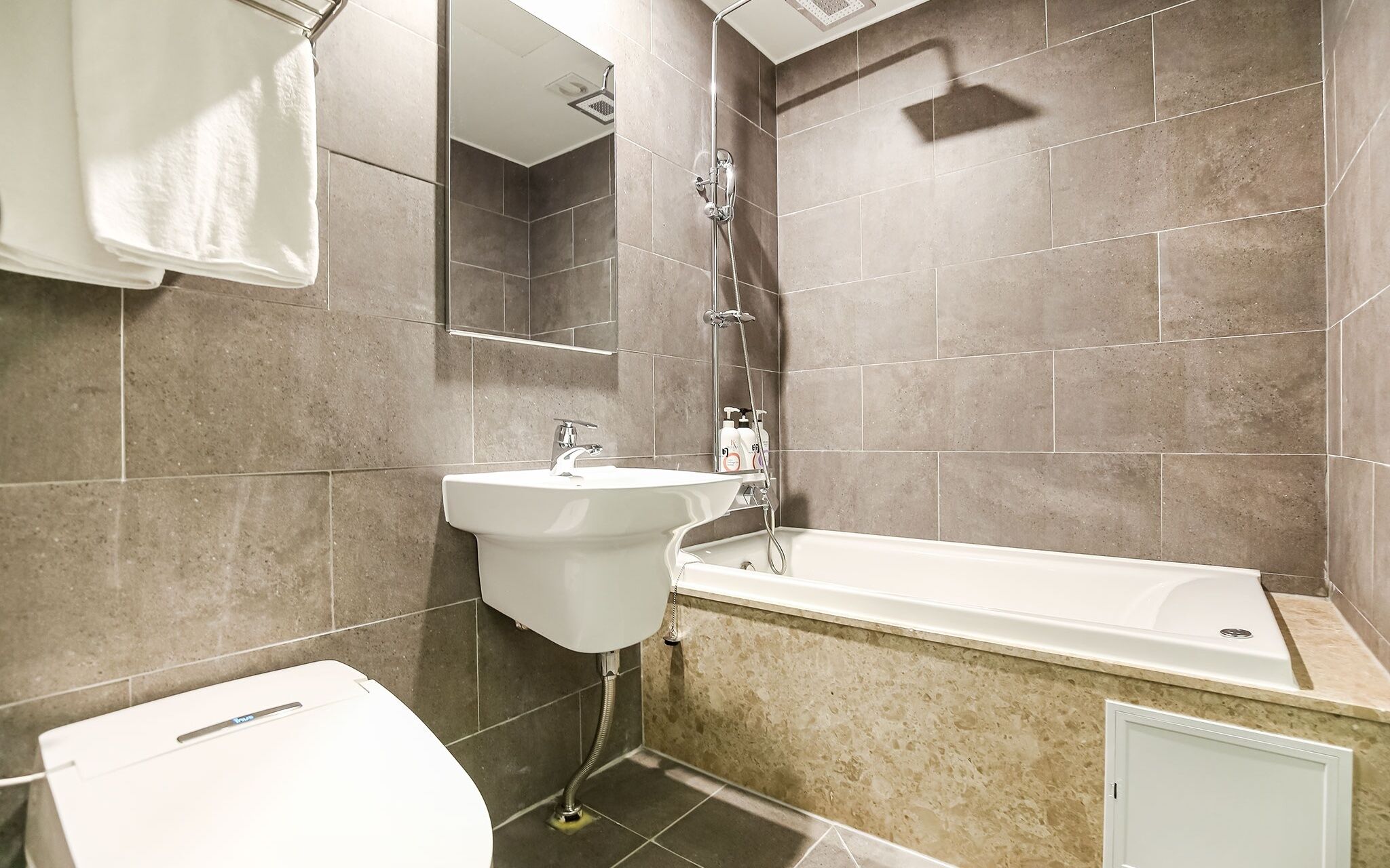 Daejeon Sintanjin Hotel Wol