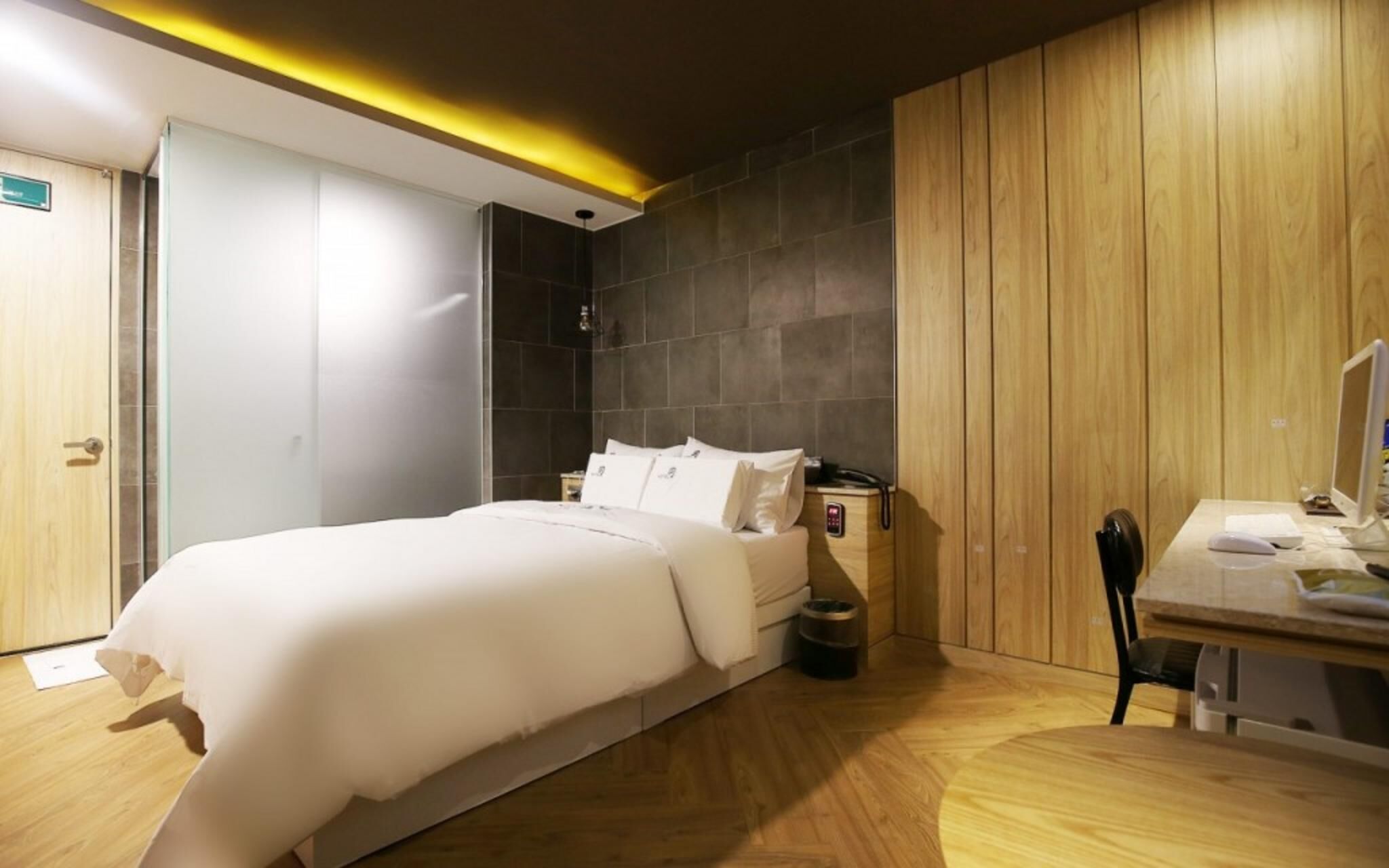 Daejeon Sintanjin Hotel Wol