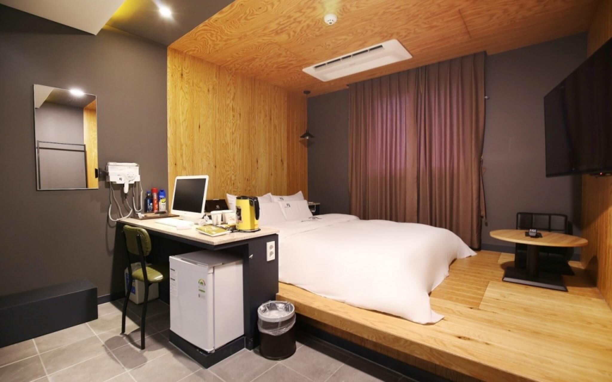 Daejeon Sintanjin Hotel Wol