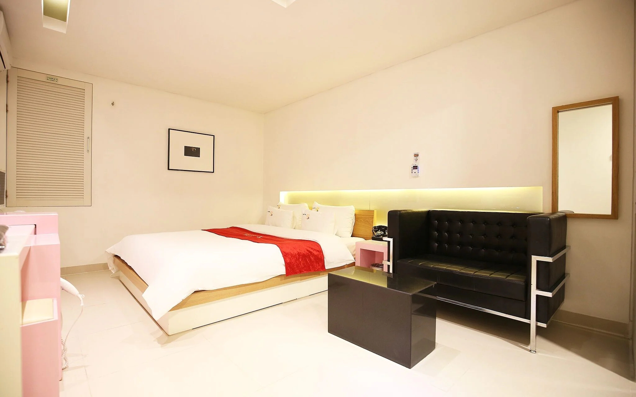 Five Hotel