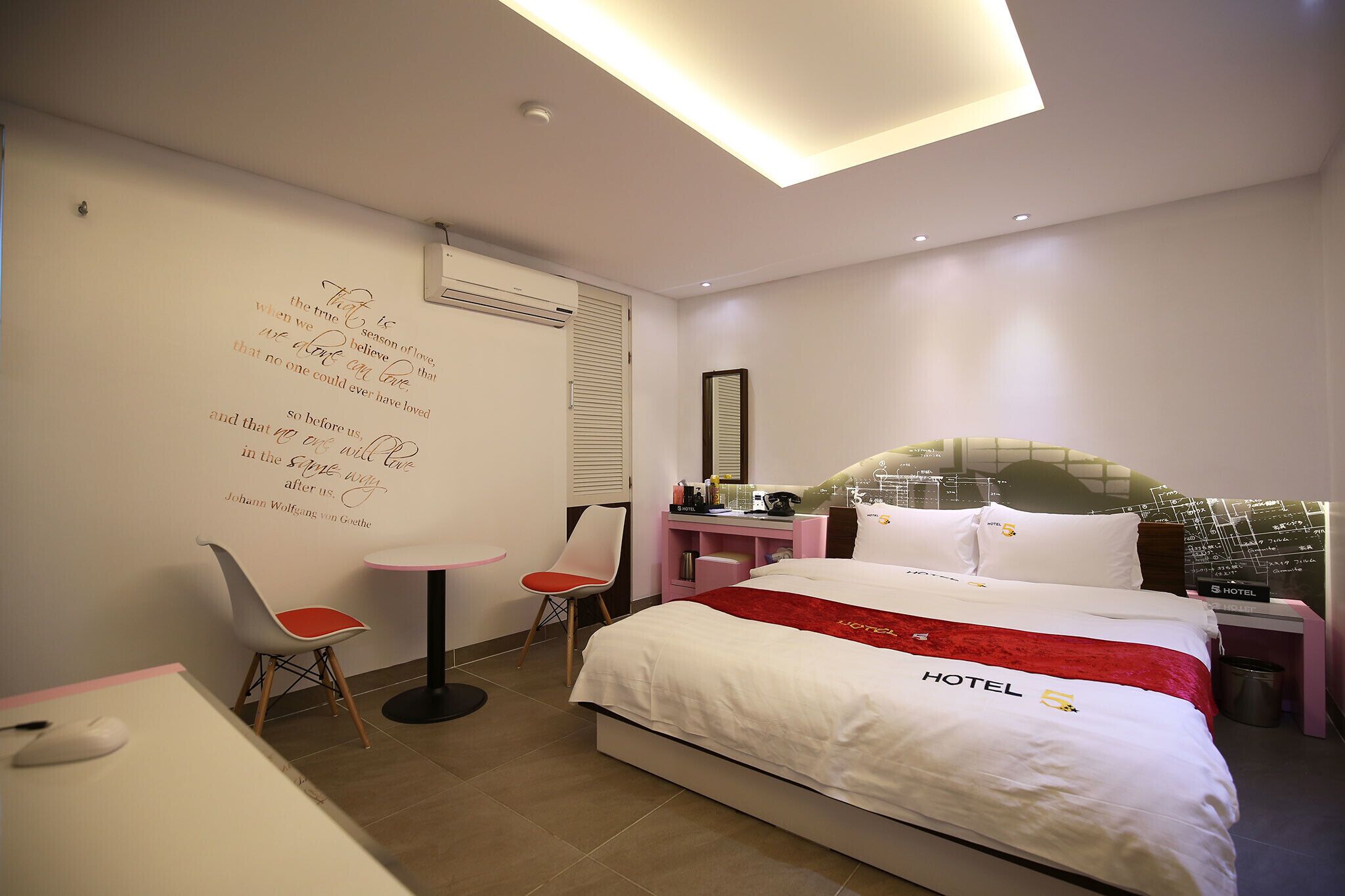 Five Hotel