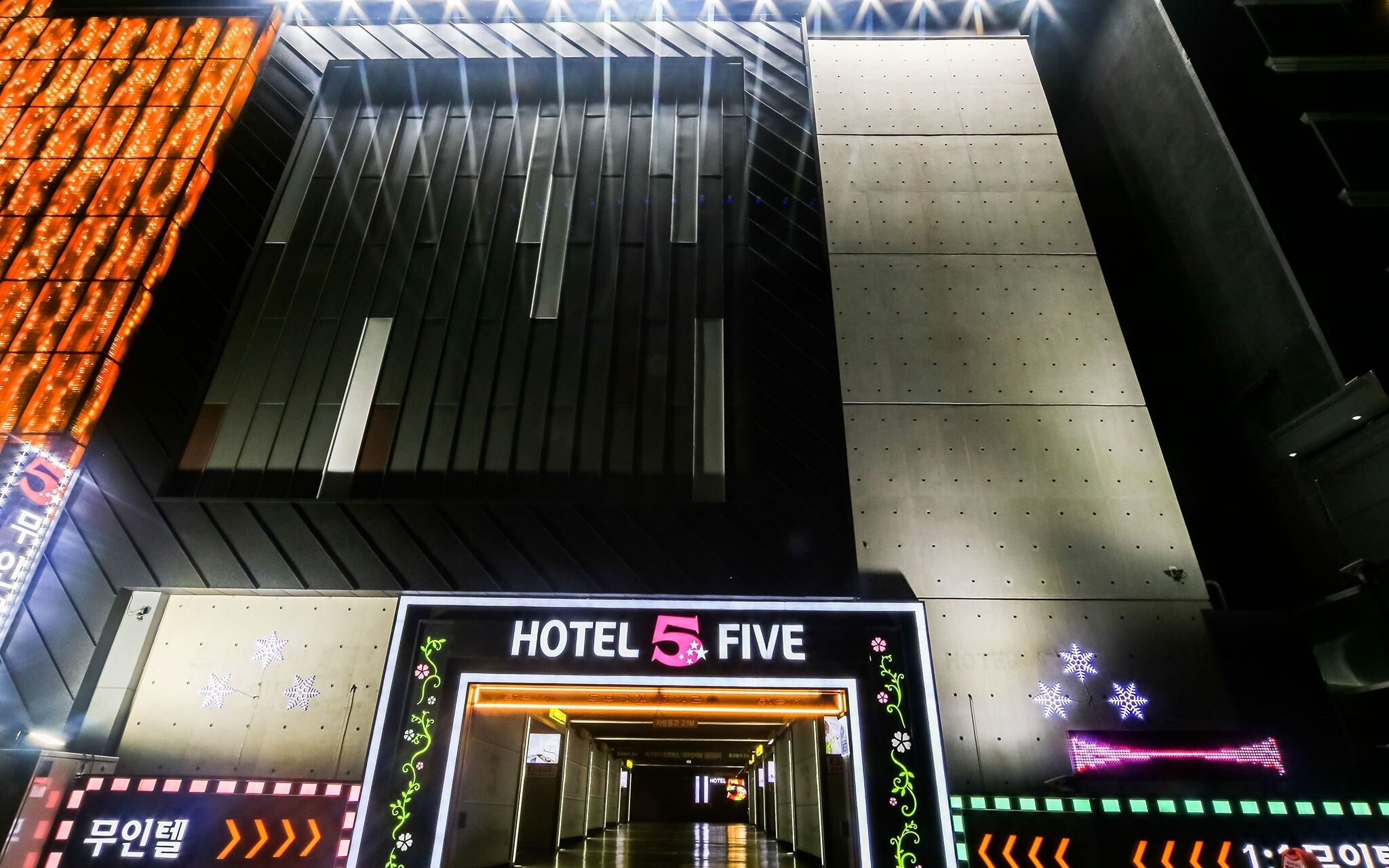 Five Hotel