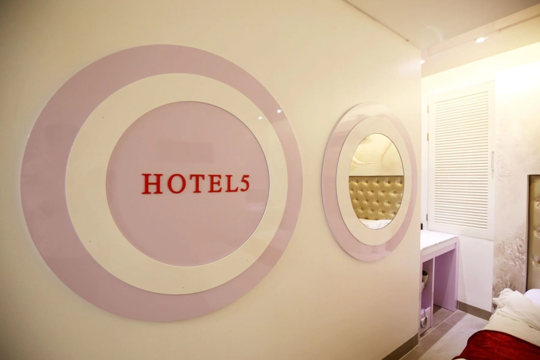 Five Hotel