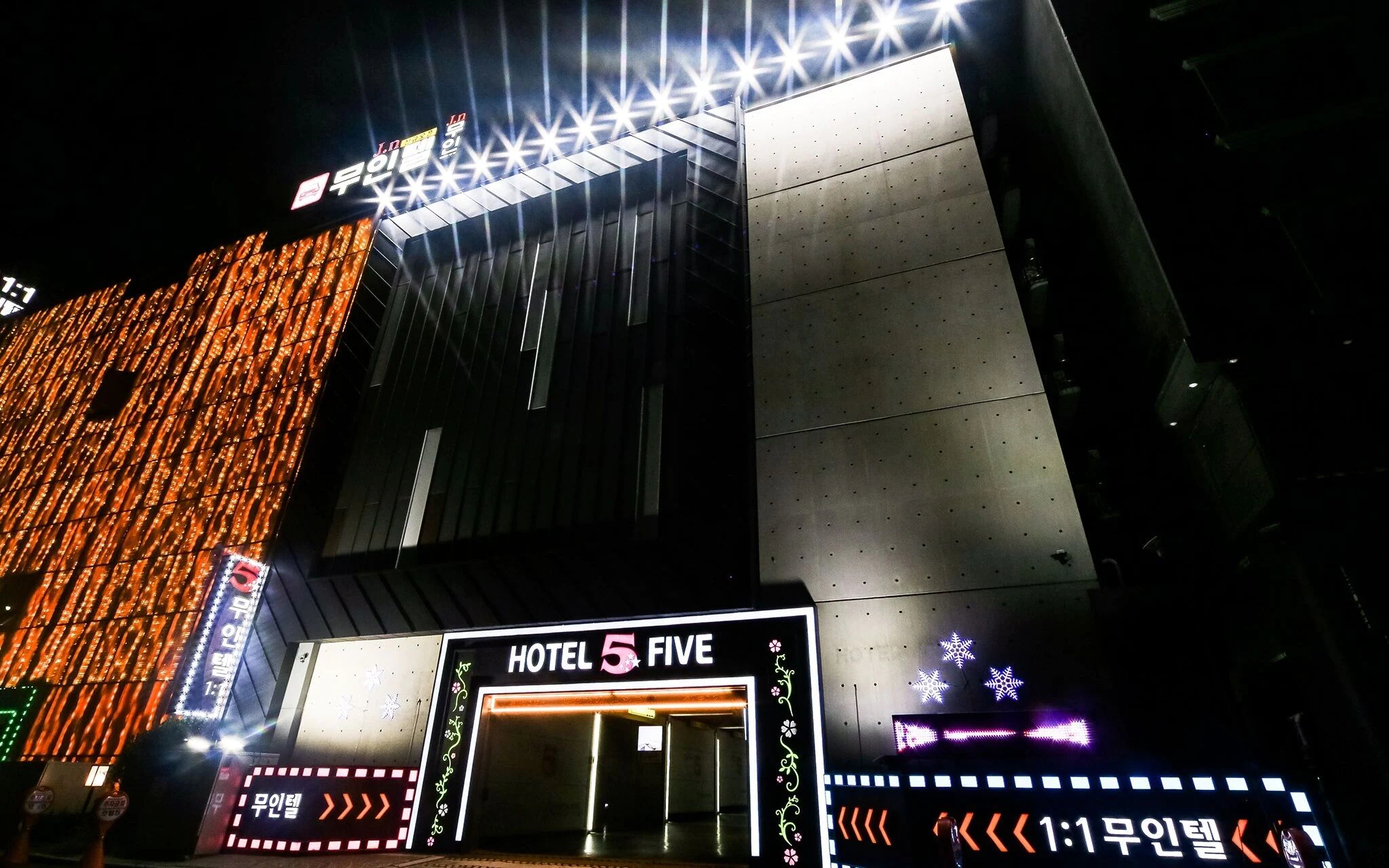 Five Hotel