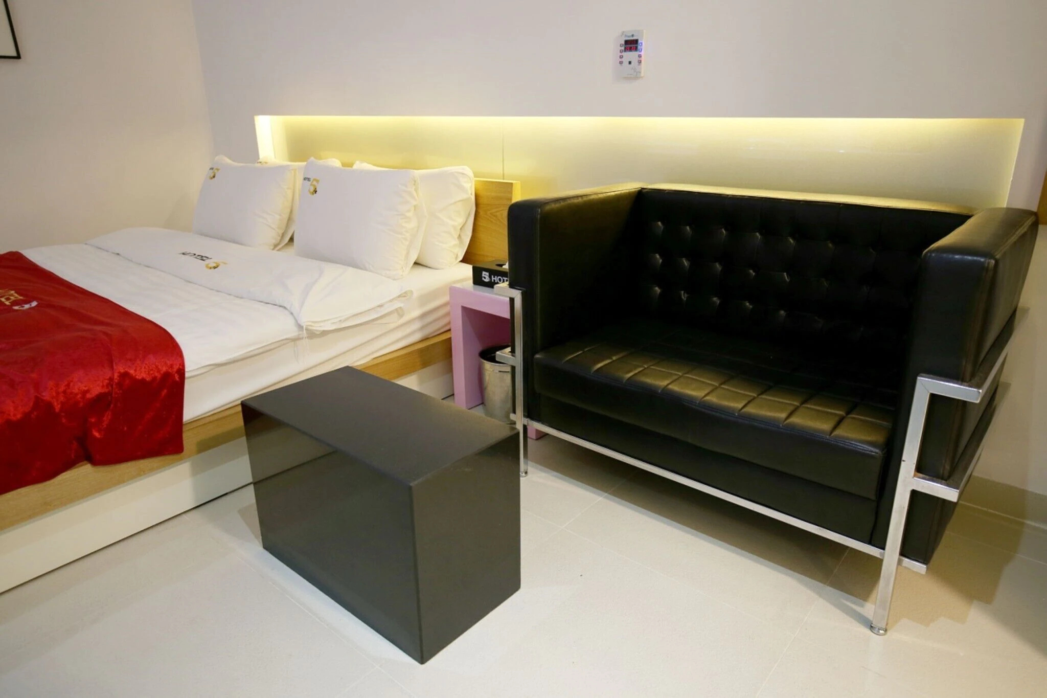 Five Hotel