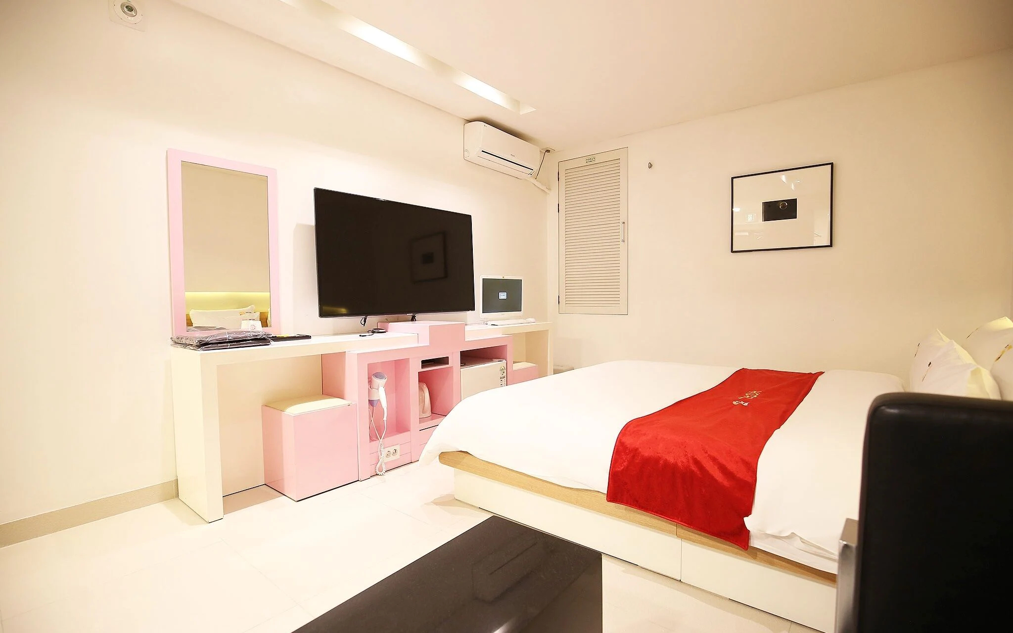 Five Hotel