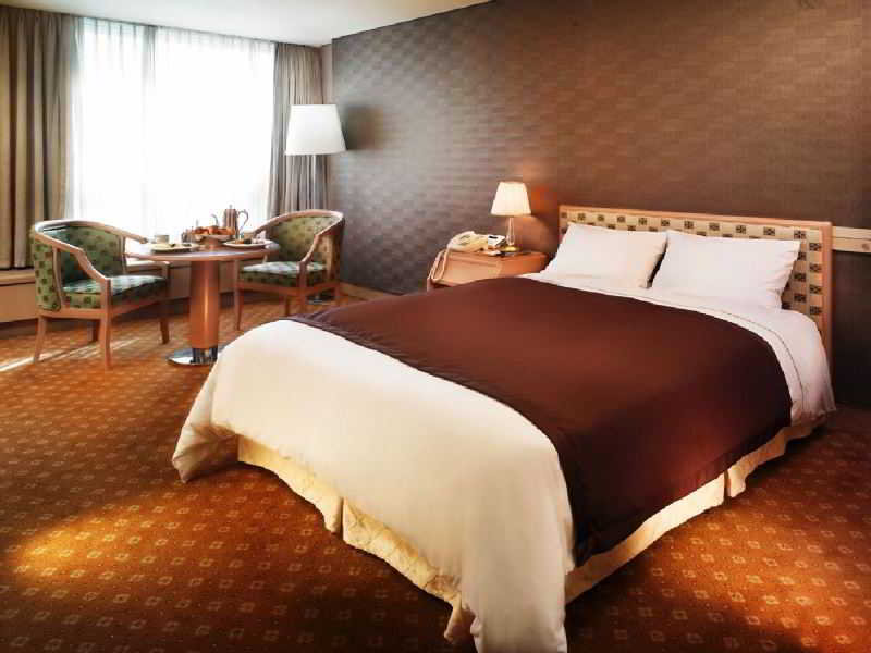 Hotel Riviera Yuseong