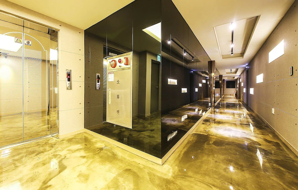 Modern Hotel