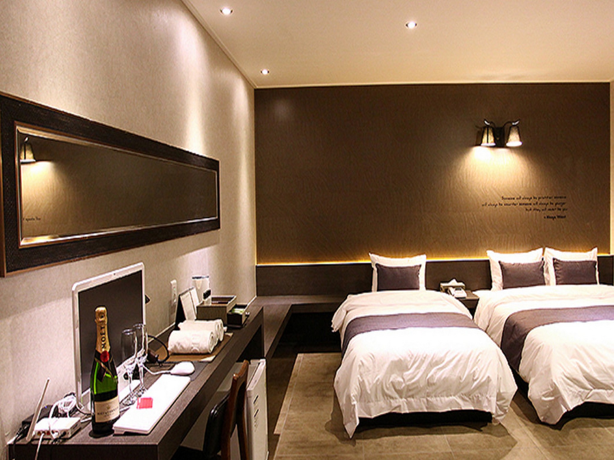 S& Hotel