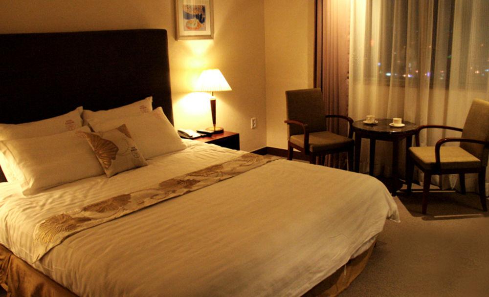 Sunshine Hotel