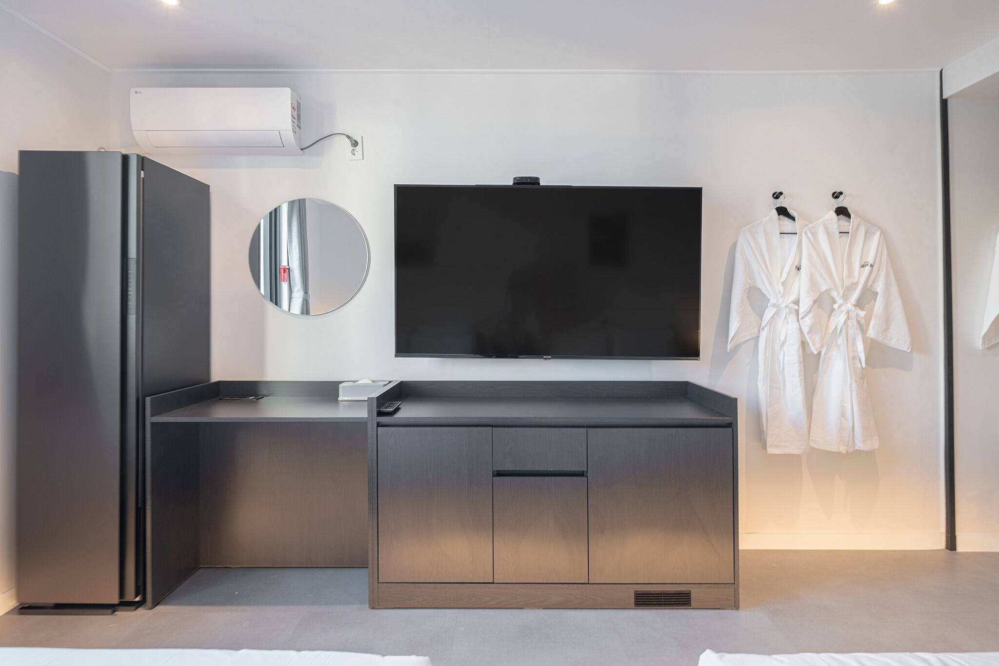 Workers Hotel Daejeon by Aank