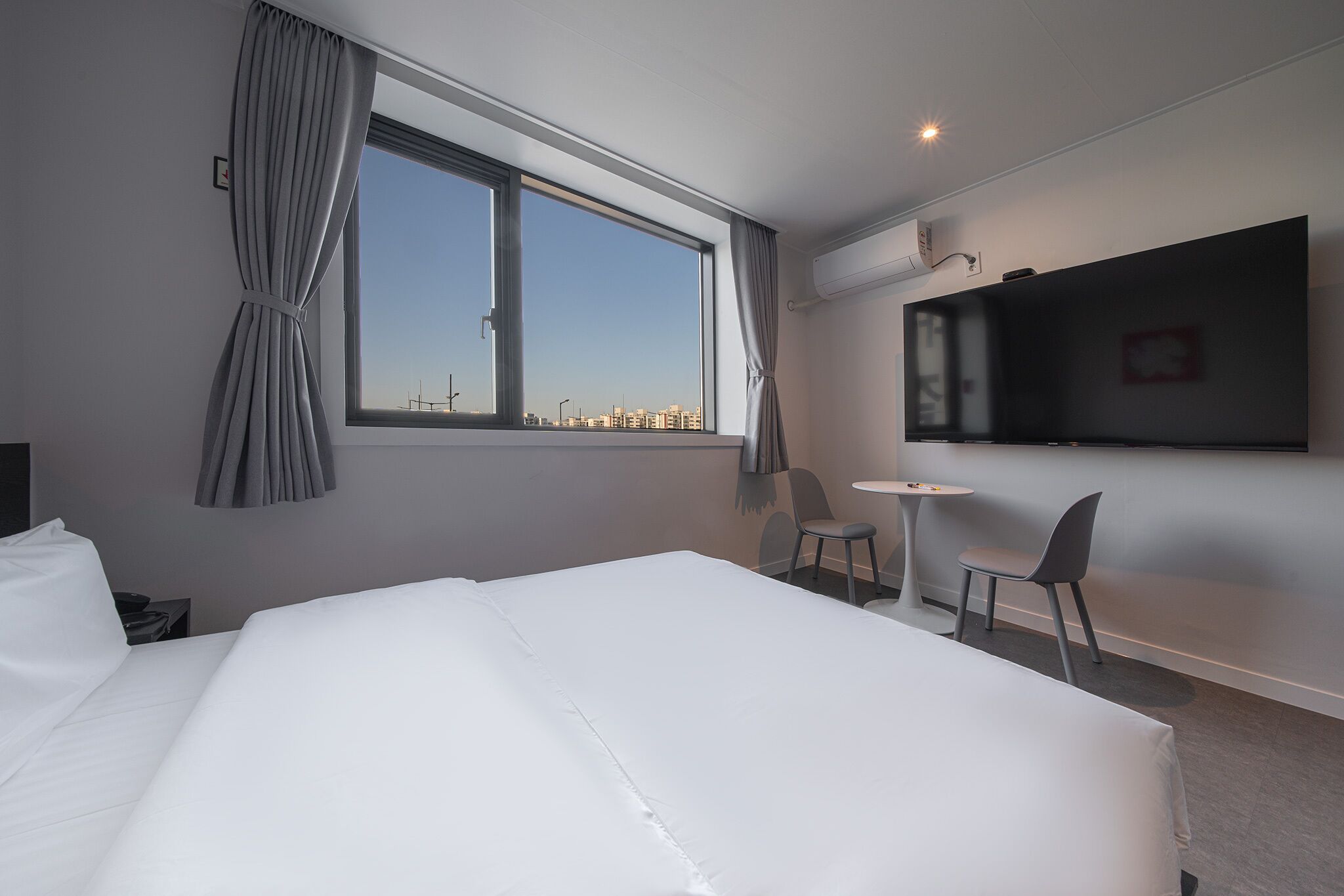 Workers Hotel Daejeon by Aank