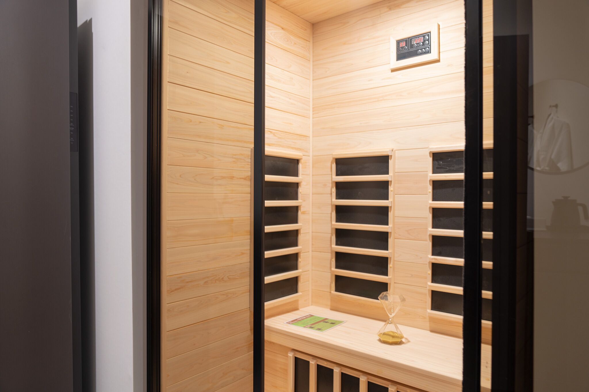 Workers Hotel Daejeon by Aank