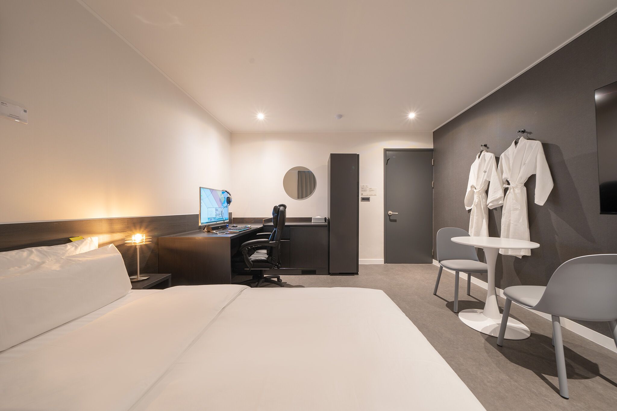 Workers Hotel Daejeon by Aank