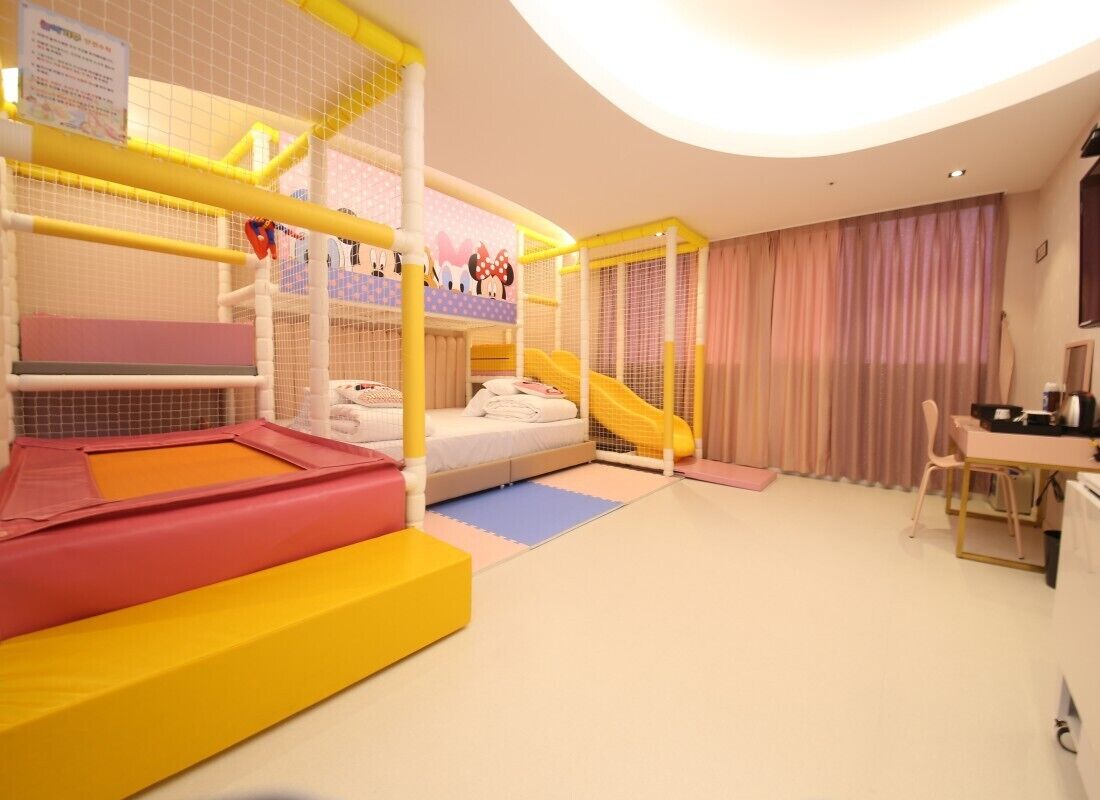 Almond Kids Hotel