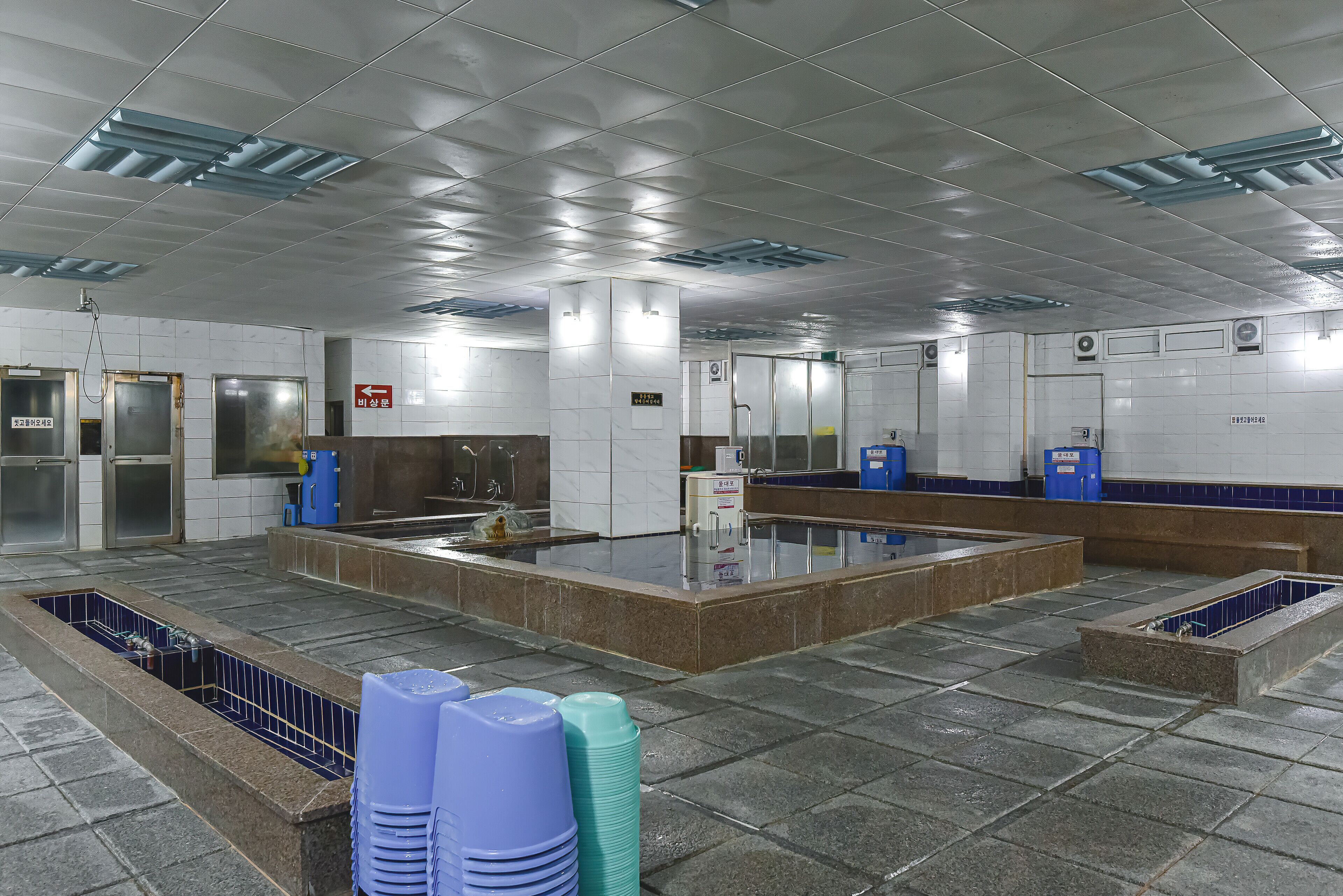 Asherah Villard Aqua Business Hotel