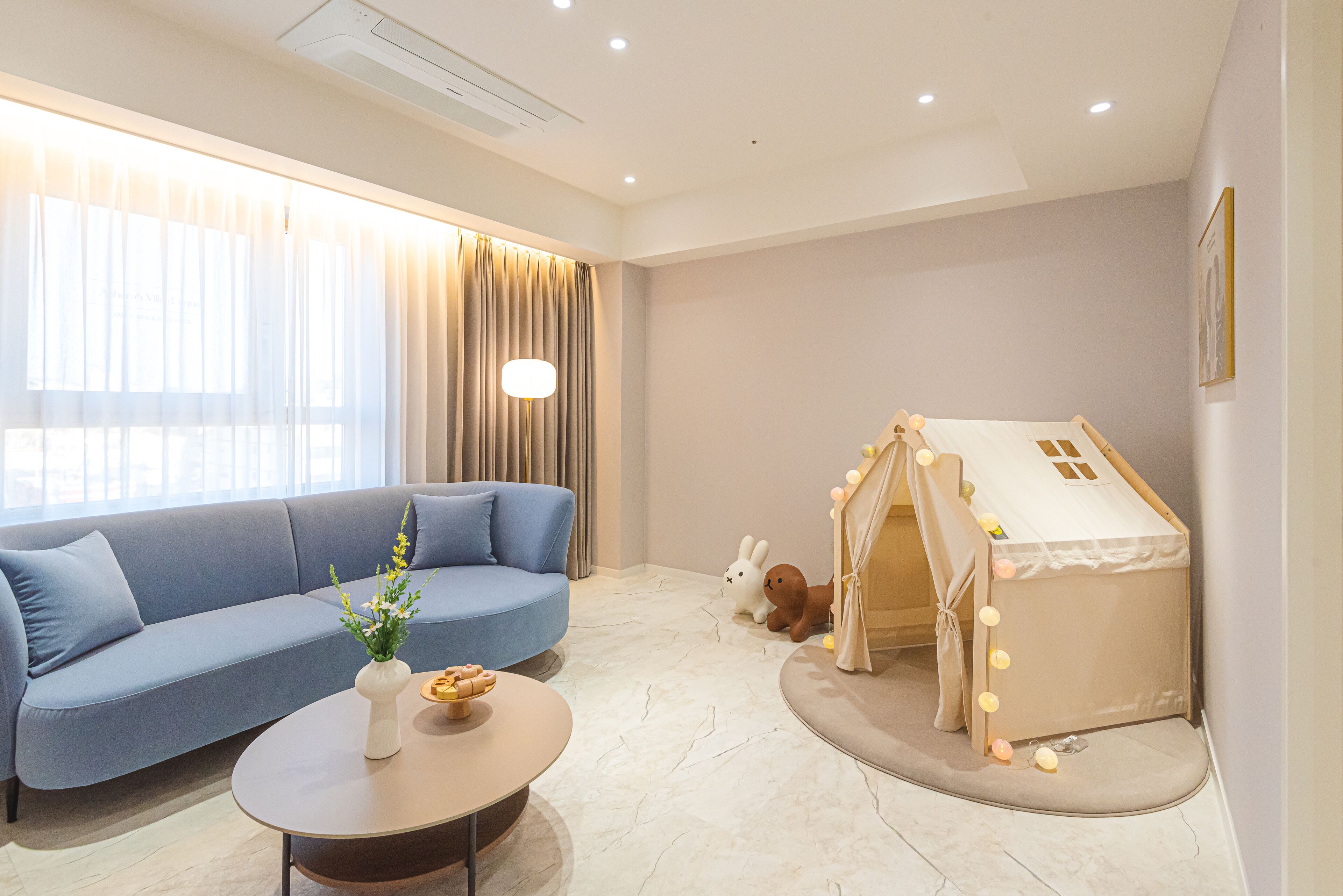 Asherah Villard Aqua Business Hotel