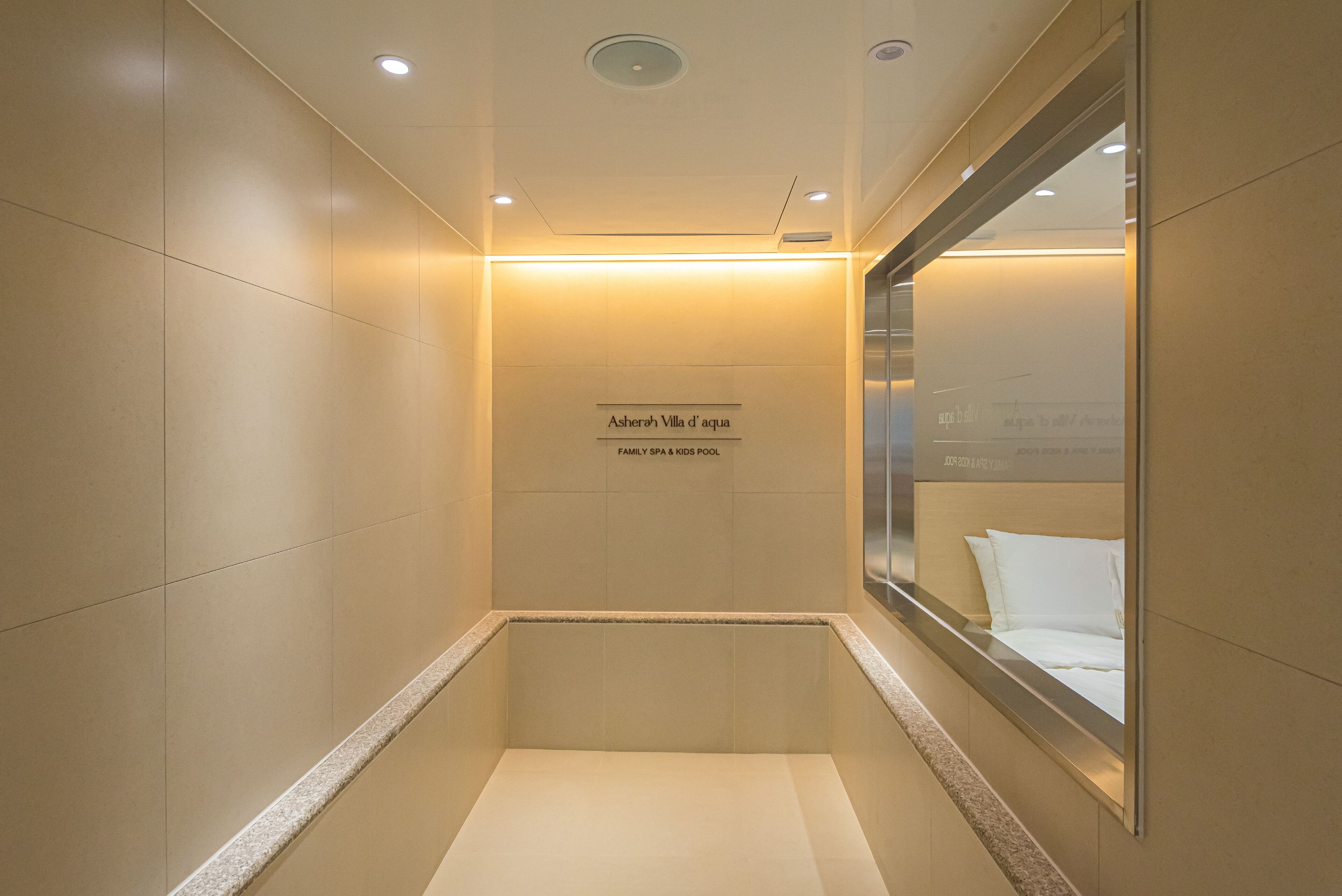 Asherah Villard Aqua Business Hotel