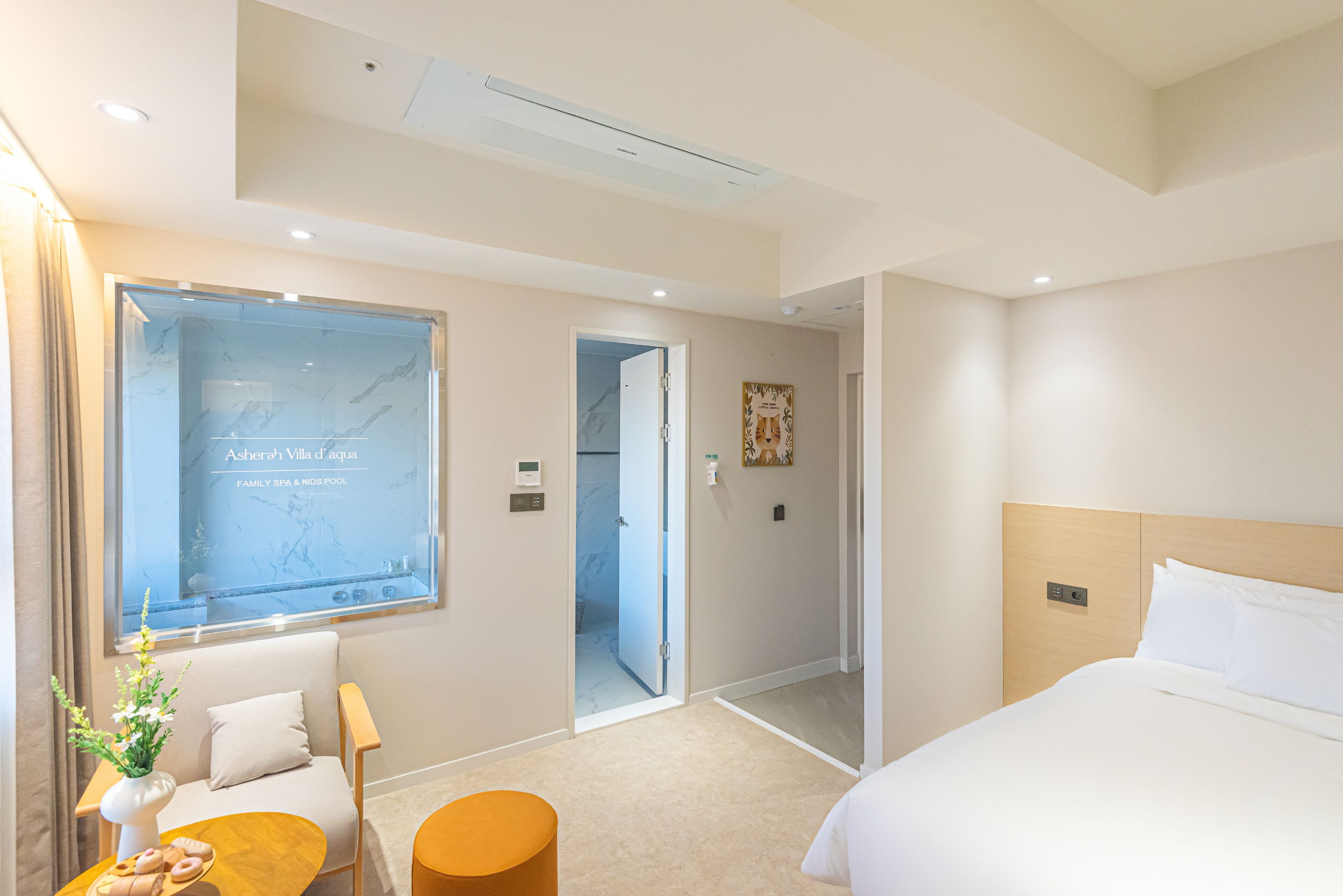 Asherah Villard Aqua Business Hotel