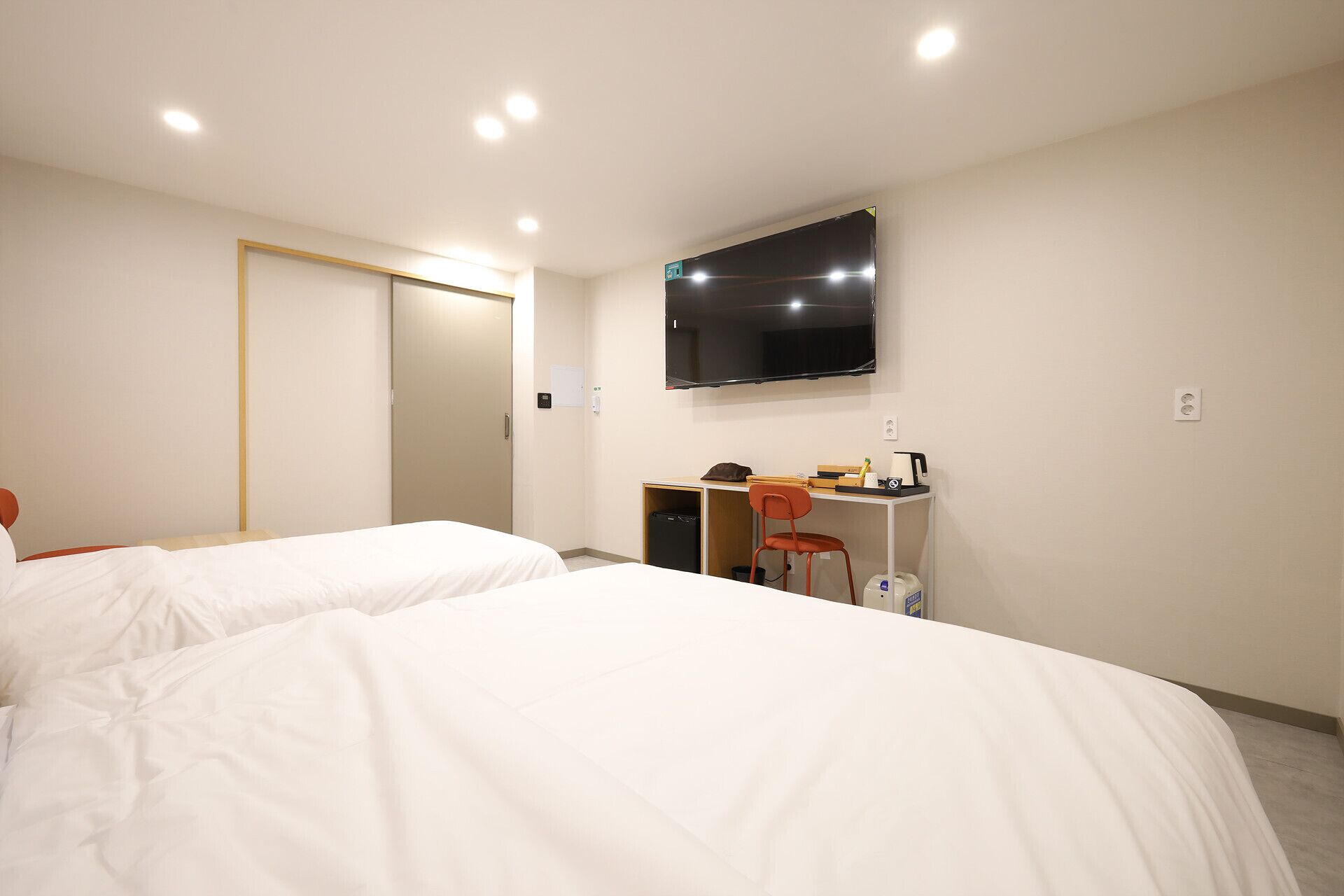 Calm Rest Hotel Gimhae