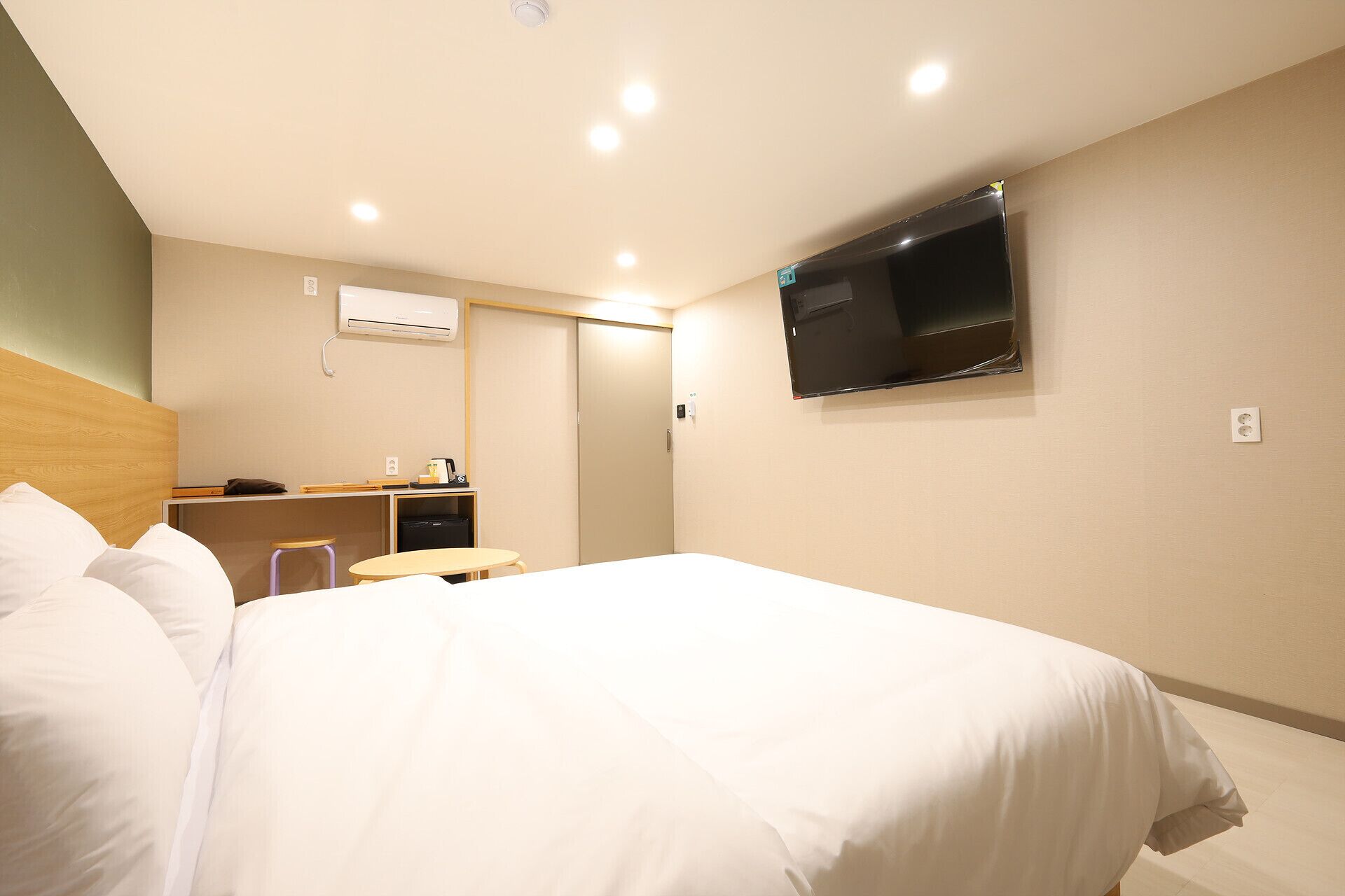 Calm Rest Hotel Gimhae