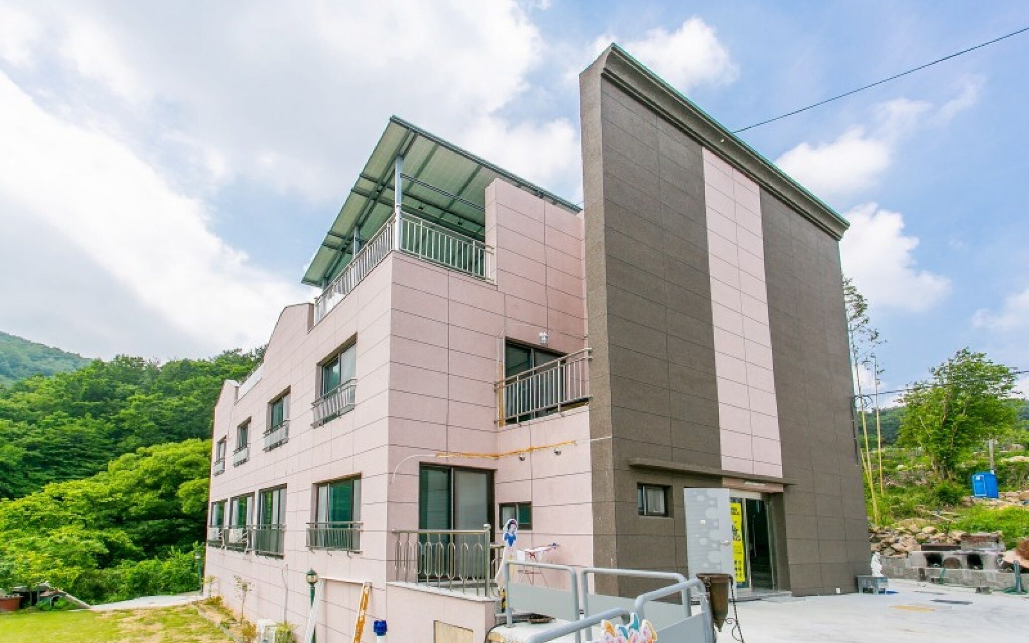 Gimhae Solar House Pension