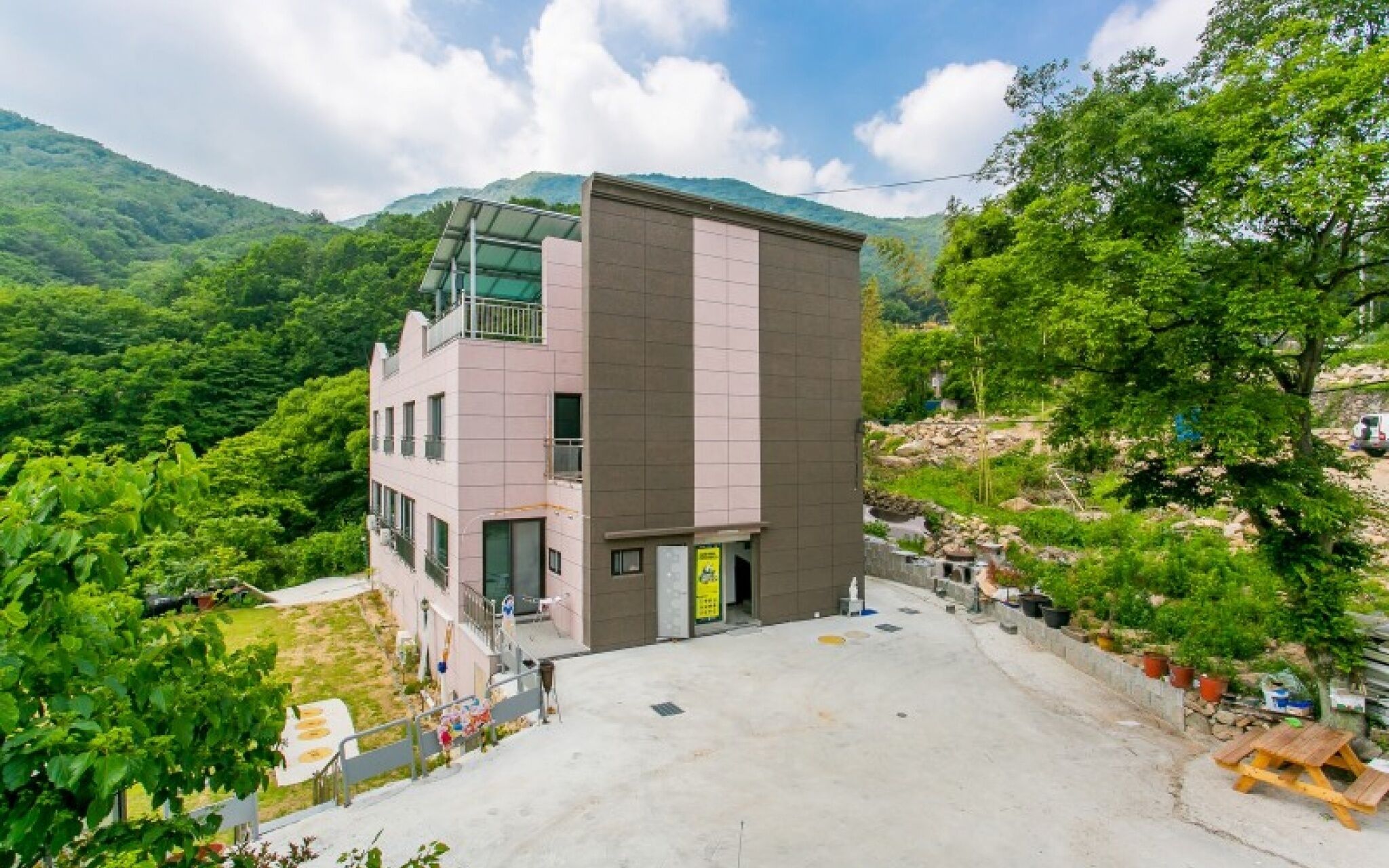 Gimhae Solar House Pension