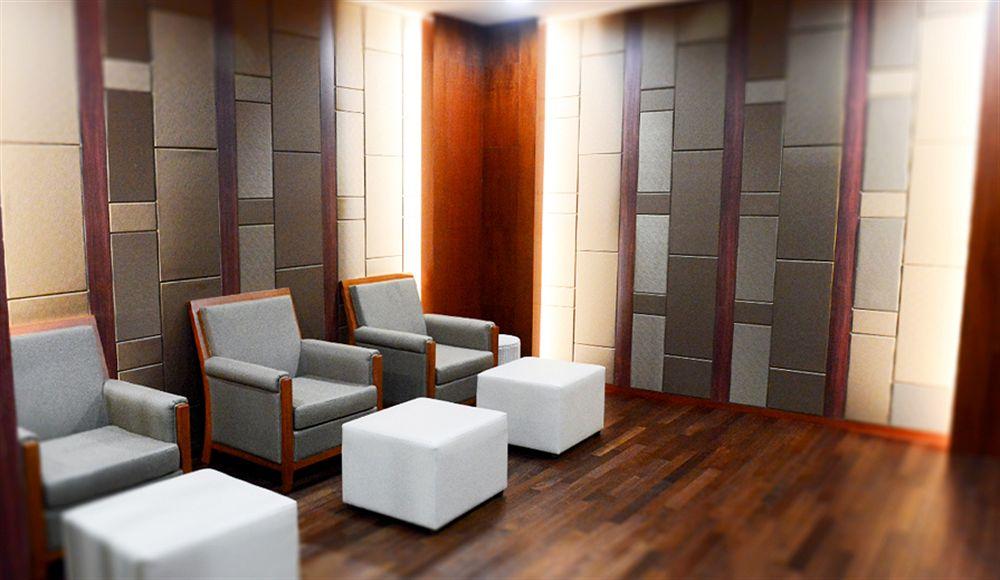 Isquare Hotel