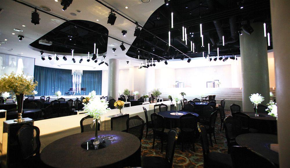 Isquare Hotel