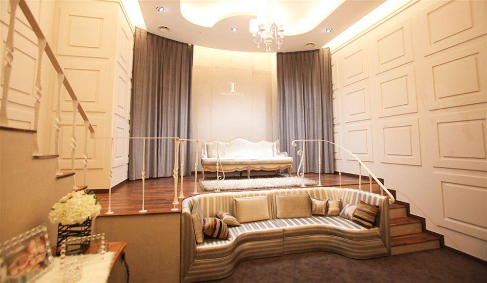Isquare Hotel