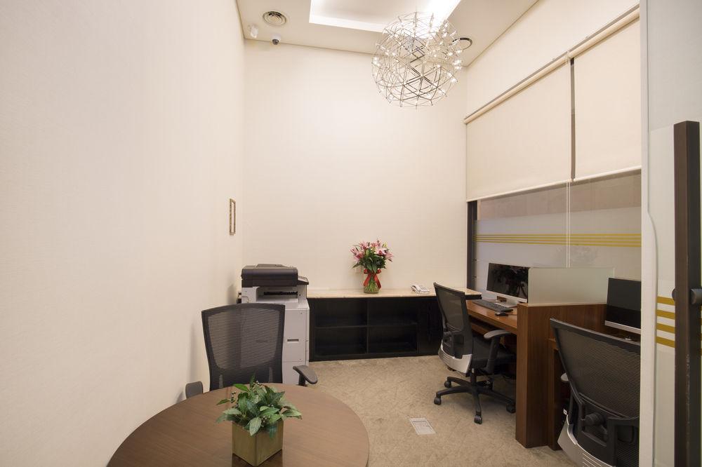Isquare Hotel