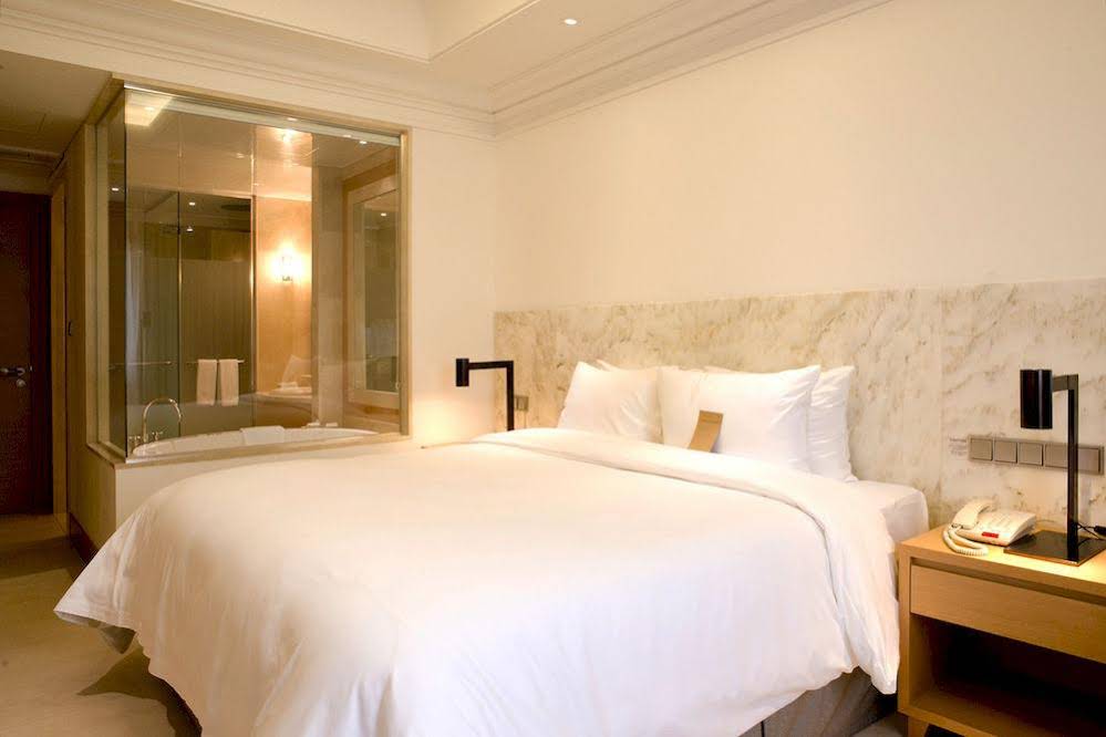 Pine Grove Hotel