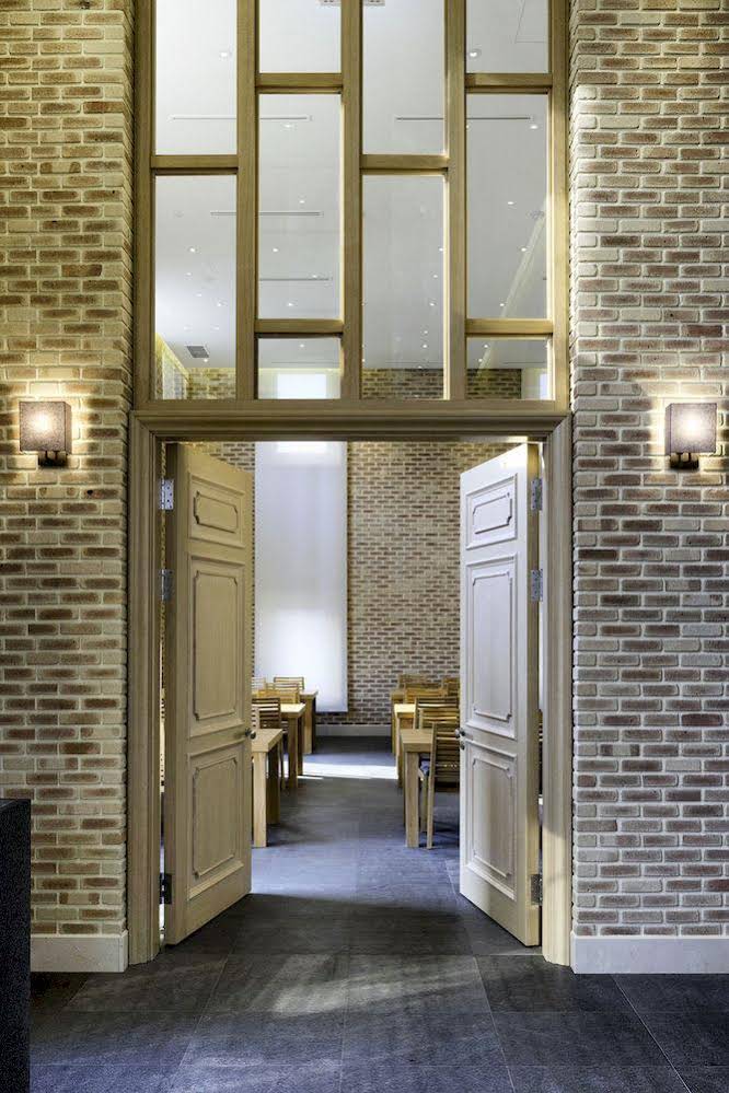 Pine Grove Hotel