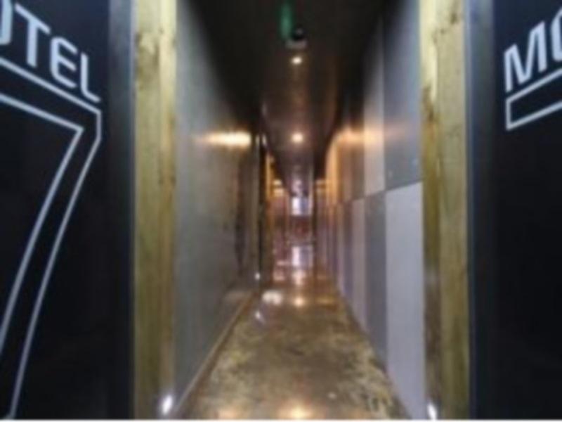 Seven Motel