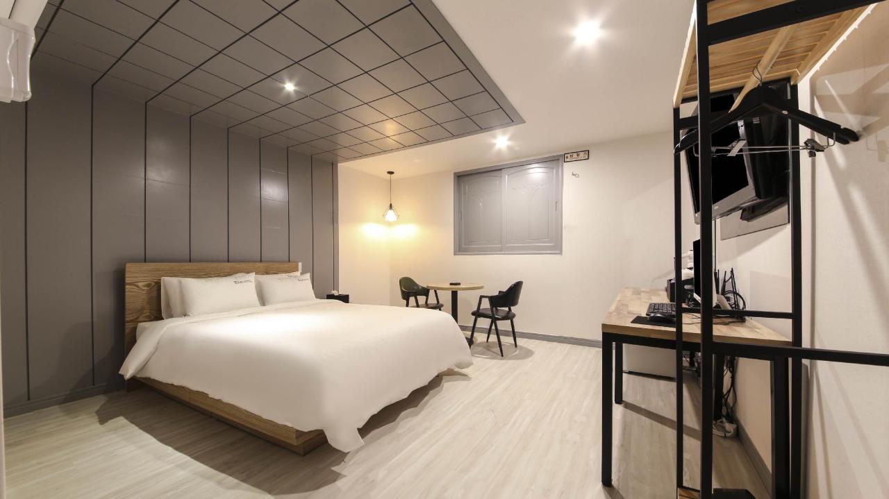 Tour Hotel