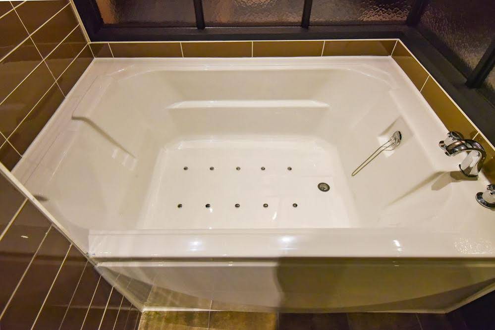 Two Heart Hotel Gimhae Waterpark